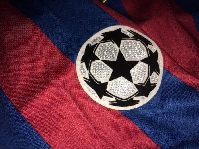 ronaldinho-trikot-barcelona-2006-name-und-nummer-10-detail