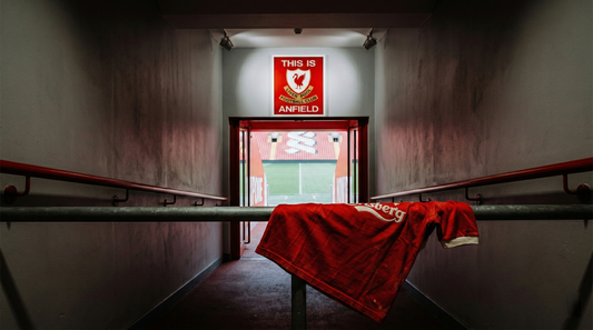 Liverpool Retro Trikot: Mehr als nur ein rotes Shirt – Ein Stück Fußballgeschichte