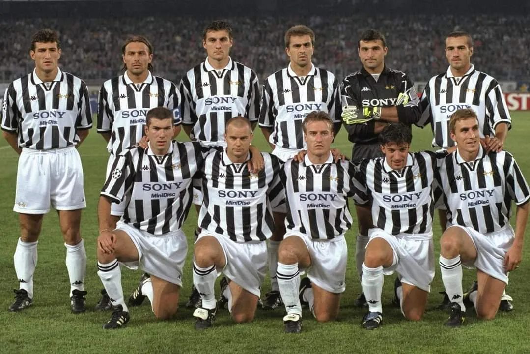 Juventus Retro Trikots Kollektion – Schwarz‑Weiß Heim, Auswärts & Third, Spielertrikots (Del Piero, Zidane, Buffon, CR7) – Serie‑A & Champions‑League Klassiker