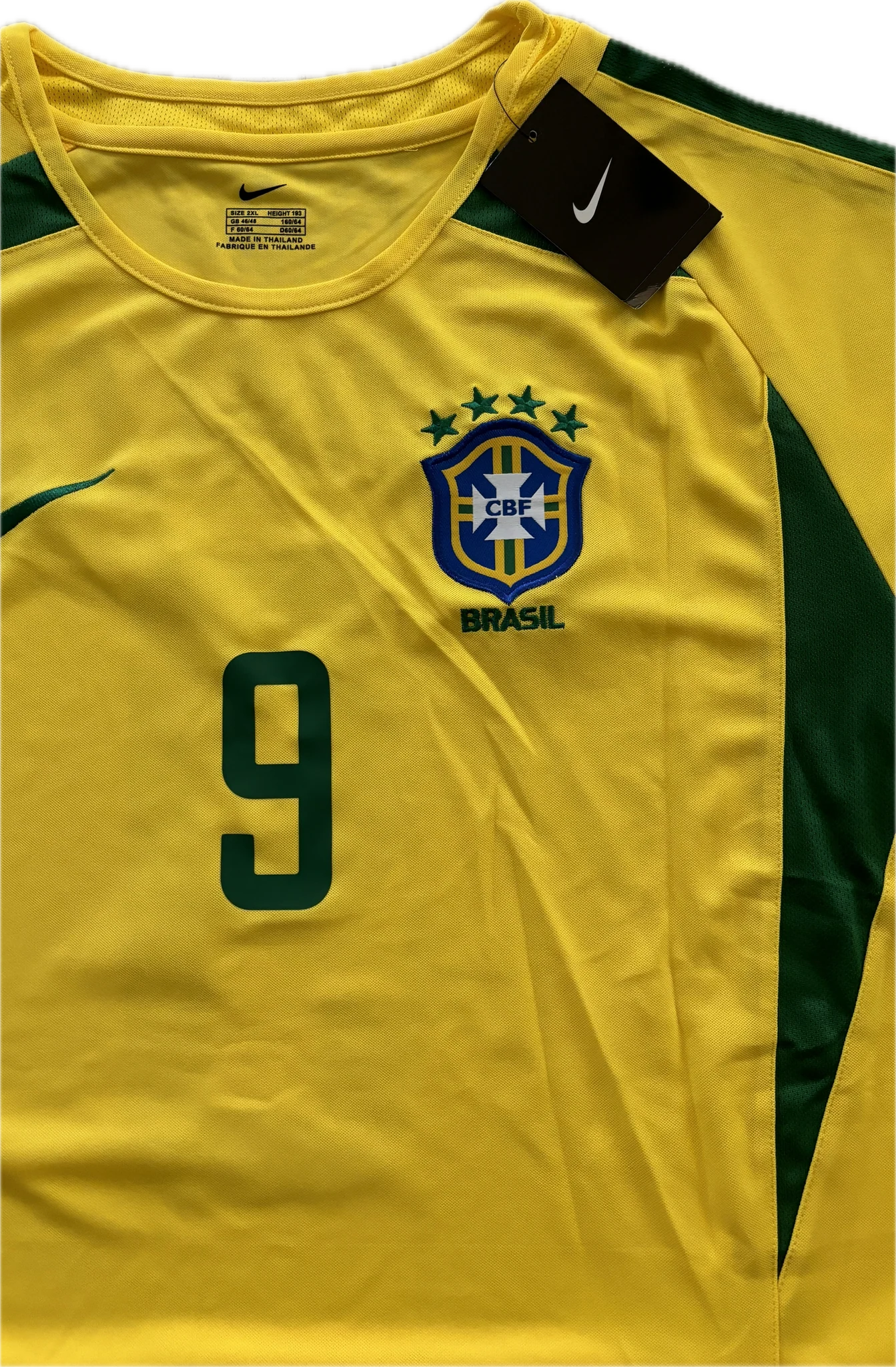 Detail – CBF-Wappen & Kragen – Brasilien 2002 Heimtrikot (Retro)