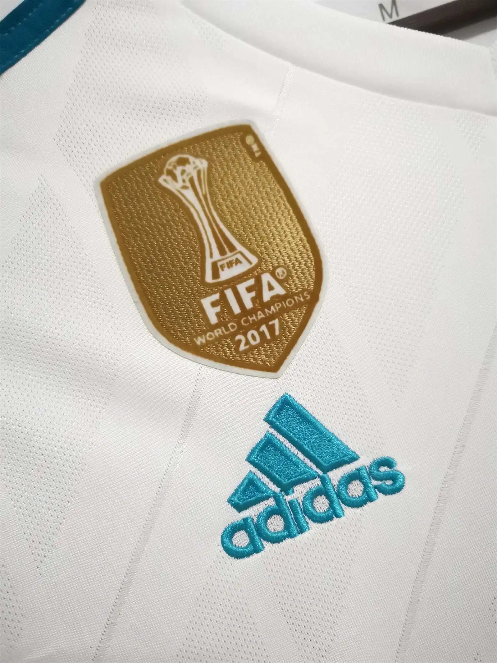 sergio-ramos-trikot-real-madrid-champions-league-2018-badge